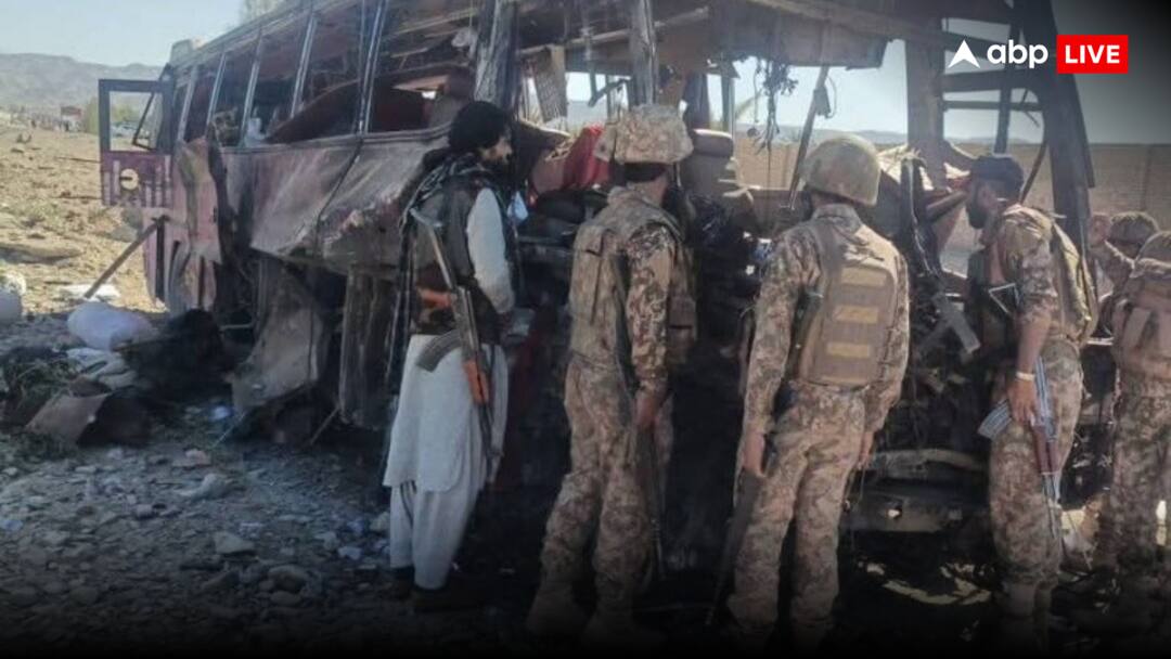 पाकिस्तान को एक और बड़ा झटका! BLA के IED हमले में 12 पाकिस्तानी सैनिक ढेर Baloch Liberation Army killed 12 Pakistani soldiers in an IED attack in Mach Kund area of Pakistanalready in panic due to India Operation Sindoor पाकिस्तान को एक और बड़ा झटका! BLA के IED हमले में 12 पाकिस्तानी सैनिक ढेर