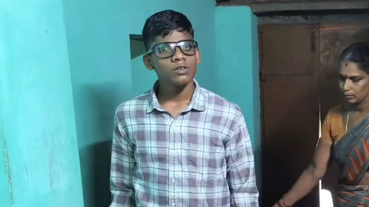 TN 12th Result 2025: பன்னிரெண்டாம் வகுப்பு பொதுத்தேர்வில் மாநில அளவில் முதலிடம் பிடித்த மாற்றுத்திறனாளி மாணவர்...! யார் தெரியுமா?