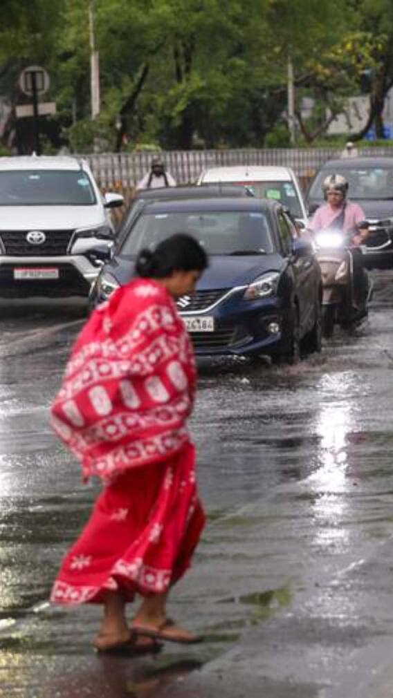 दिल्ली में तेज हवाओं के साथ बारिश का अनुमान, जारी हुआ येलो अलर्ट