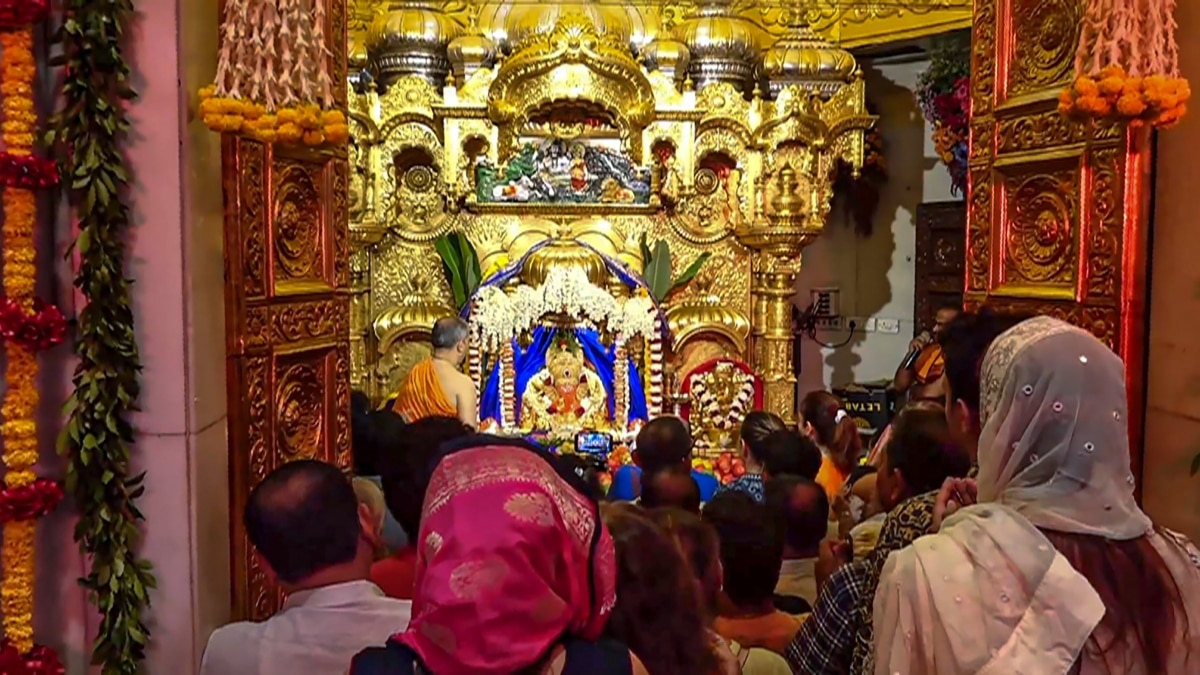 सिद्धिविनायक मंदिर में अब नहीं चढ़ा सकेंगे फूल और नारियल, इस वजह से लिया गया फैसला