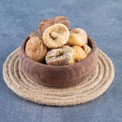 ਹਾਰਮੋਨਲ ਨੂੰ ਬੈਲੈਂਸ ਕਰਨ ਤੋਂ ਲੈ ਕੇ ਹੱਡੀਆਂ ਦੀ ਮਜ਼ਬੂਤੀ ਲਈ ਫਾਇਦੇਮੰਦ ਇਸ ਡ੍ਰਾਈ ਫਰੂਟ ਦਾ ਪਾਣੀ