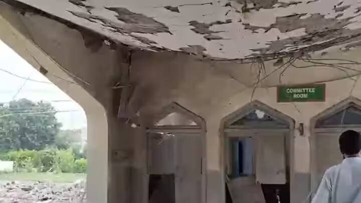 હુમલા બાદ, પાકિસ્તાની સેનાના પ્રવક્તા લેફ્ટનન્ટ જનરલ અહેમદ શરીફ ચૌધરીએ પુષ્ટિ આપી હતી કે ભારત દ્વારા પાકિસ્તાન અધિકૃત કાશ્મીરના બહાવલપુર, કોટલી અને મુઝફ્ફરાબાદમાં મિસાઇલ હુમલા કરવામાં આવ્યા હતા.