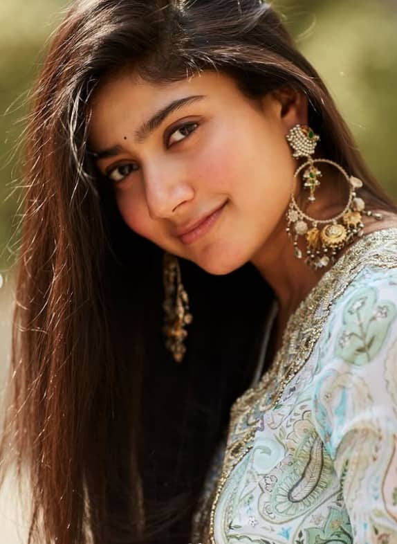 sai Pallavi birthday special shooting movie without makeup rejected 2 crore ad net worth | Sai Pallavi Birthday Special: 2 करोड़ का एड किया था रिजेक्ट, बिना मेकअप शूट कर लेती हैं