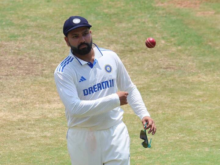 शल मीडियावर एक पोस्ट टाकत रोहित शर्माने कसोटी क्रिकेटमधून निवृत्ती घेत असल्याचे सांगितले.