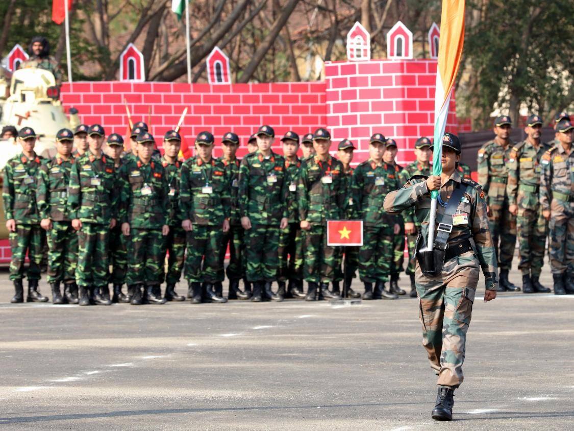रानी लक्ष्मीबाई से रहा है कर्नल सोफिया कुरेशी का कनेक्शन, दादा भी सेना में रहकर कर चुके हैं देश की सेवा