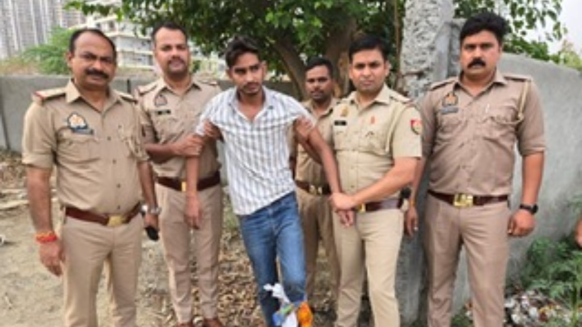 चेन स्नैचिंग-लूटपाट करने वाले इनामी बदमाश और पुलिस के बीच मुठभेड़, पैर में लगी गोली