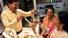 Gold Silver Price: ਸੋਨੇ-ਚਾਂਦੀ 'ਚ ਆਮ ਲੋਕ ਜ਼ਰੂਰ ਕਰਨ ਨਿਵੇਸ਼, ਡਿੱਗ ਰਹੀਆਂ ਕੀਮਤਾਂ ਕਾਰਨ ਹੋਏਗਾ ਦੁੱਗਣਾ ਲਾਭ; ਜਾਣੋ ਨਵੇਂ ਰੇਟ...