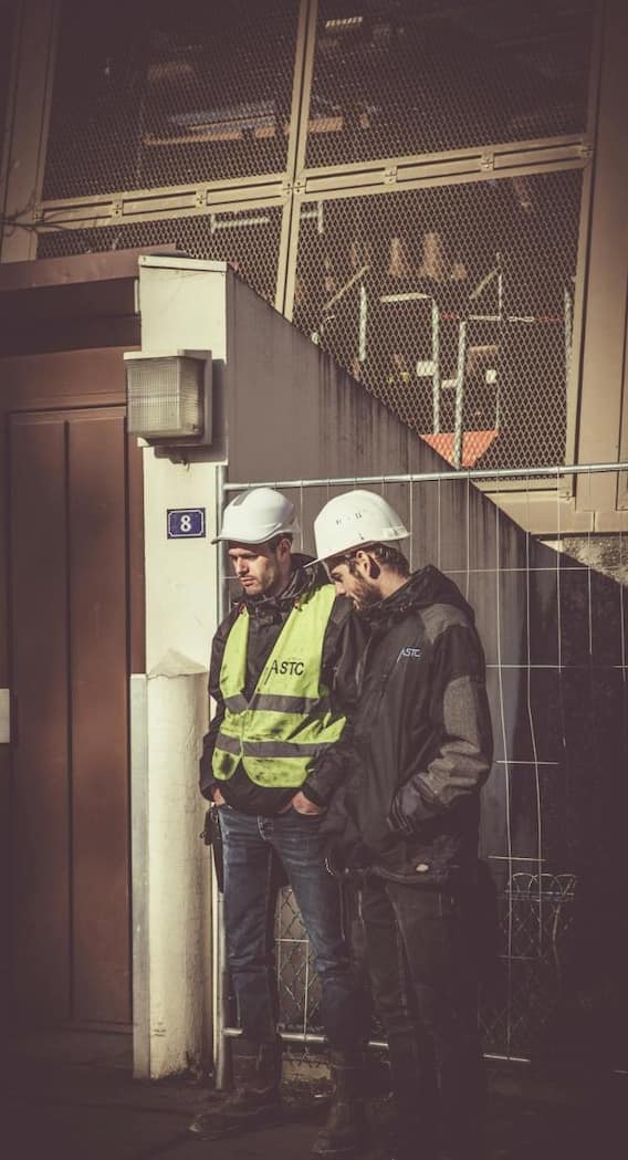 दुबई में कितनी मिलती है दिहाड़ी मजदूरों को तनख्वाह?