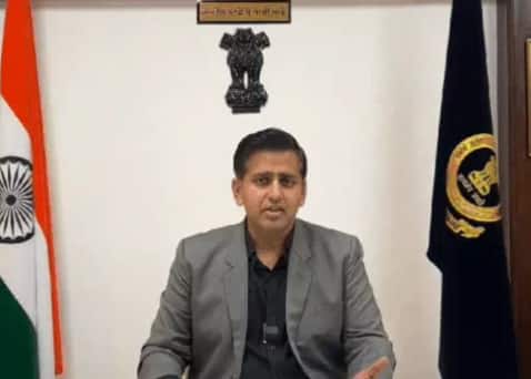 jalandhar-administration-order-on-city-security ਪੰਜਾਬ ਦੇ ਇਸ ਜ਼ਿਲ੍ਹੇ 'ਚ ਪ੍ਰਸ਼ਾਸਨ ਨੇ ਹੈਲਪਲਾਈਨ ਨੰਬਰ ਕੀਤਾ ਜਾਰੀ, ਲਾਈਆਂ ਸਖ਼ਤ ਪਾਬੰਦੀਆਂ, ਨਹੀਂ ਮੰਨਣ ਵਾਲਿਆਂ 'ਤੇ...