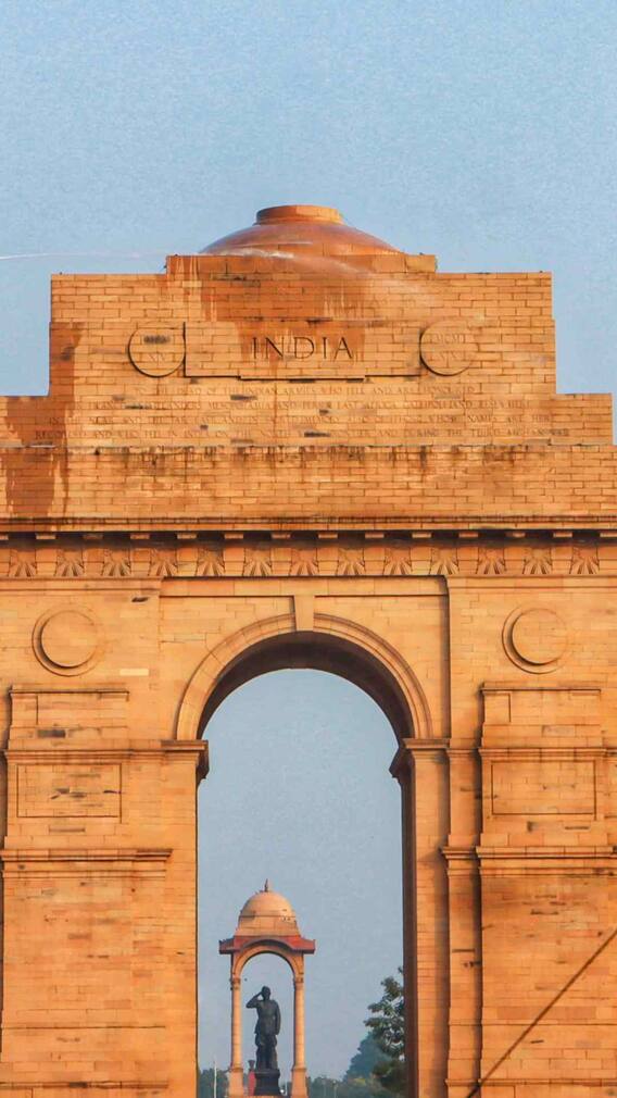 भारत-पाकिस्तान तनाव: दिल्ली में घूमना चाहते हैं तो पढ़ लें ये खबर