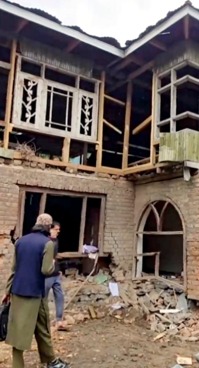 वहीं भारत ने भी पाकिस्तान के हमलों को कड़ा जवाब दिया है