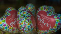 Mothers Day : कधी आहे यंदाचा मदर्स डे? 'मदर्स डे' च्या दिवशी आईचा दिवस करा Special!