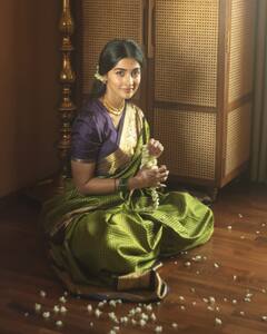 गर्मी के फंक्शन में पहननी है साड़ी, तो इन हसीनाओं से लें स्टाइलिंग टिप्स, लुक में लग जाएंगे चार चांद