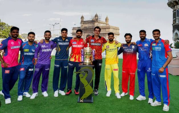 ਬੋਰਡ ਨੇ ਕੇਂਦਰ ਅਤੇ ਸਾਰੀਆਂ ਫ੍ਰੈਂਚਾਇਜ਼ੀ ਅਤੇ ਹਿੱਸੇਦਾਰਾਂ ਨਾਲ ਸਲਾਹ-ਮਸ਼ਵਰਾ ਕਰਨ ਤੋਂ ਬਾਅਦ ਇਹ ਫੈਸਲਾ ਲਿਆ ਹੈ। ਅੱਜ ਤੋਂ ਕੋਈ ਮੈਚ ਨਹੀਂ ਹੋਵੇਗਾ। ਆਈਪੀਐਲ ਵਿੱਚ ਲੀਗ ਪੜਾਅ ਵਿੱਚ ਅਜੇ ਵੀ 13 ਮੈਚ ਬਾਕੀ ਹਨ, ਜਿਸ ਵਿੱਚ ਪੰਜਾਬ ਬਨਾਮ ਦਿੱਲੀ ਮੈਚ ਵੀ ਸ਼ਾਮਲ ਹੈ ਜੋ ਵੀਰਵਾਰ ਨੂੰ ਰੱਦ ਕਰ ਦਿੱਤਾ ਗਿਆ ਸੀ। ਹੁਣ ਤੱਕ ਕੋਈ ਵੀ ਟੀਮ ਆਈਪੀਐਲ ਪਲੇਆਫ ਵਿੱਚ ਆਪਣੀ ਜਗ੍ਹਾ ਦੀ ਪੁਸ਼ਟੀ ਨਹੀਂ ਕਰ ਸਕੀ ਹੈ। ਹੁਣ ਇਹ ਫੈਸਲਾ ਨਹੀਂ ਕੀਤਾ ਗਿਆ ਹੈ ਕਿ ਬਾਕੀ ਮੈਚ ਕਦੋਂ ਅਤੇ ਕਿੱਥੇ ਖੇਡੇ ਜਾਣਗੇ। ਬੋਰਡ ਦੀ ਤਰਜੀਹ ਇਸ ਸਮੇਂ ਸਾਰੇ ਖਿਡਾਰੀਆਂ ਦੀ ਸੁਰੱਖਿਆ ਹੈ ਅਤੇ ਜਲਦੀ ਹੀ ਵਿਦੇਸ਼ੀ ਖਿਡਾਰੀਆਂ ਨੂੰ ਵੀ ਸੁਰੱਖਿਅਤ ਢੰਗ ਨਾਲ ਉਨ੍ਹਾਂ ਦੇ ਆਪਣੇ ਦੇਸ਼ ਪਹੁੰਚਾਇਆ ਜਾਵੇਗਾ।