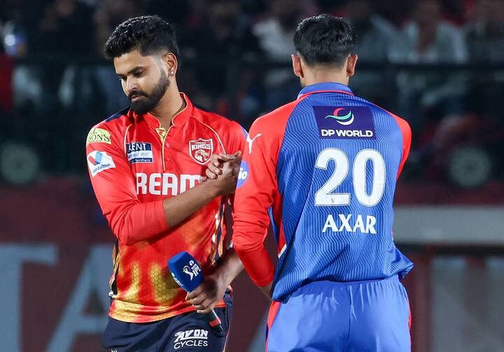 তার ক্ষণিক পরেই ধর্মশালায় পঞ্জাব কিংস বনাম দিল্লি ক্যাপিটালের ম্যাচ শুরু। তবে ম্যাচই শুরুই হয়, শেষ হয়নি।