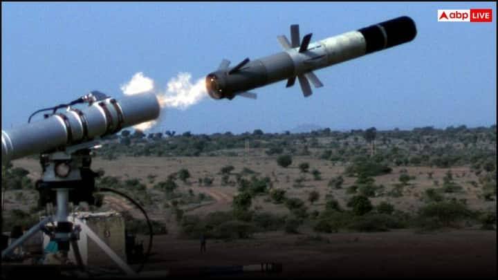 ૯. અમોઘા મિસાઇલ: એન્ટી ટેન્ક ગાઇડેડ મિસાઇલ (ATGM) તરીકે જાણીતી આ અમોઘા મિસાઇલની રેન્જ ૨૫૦૦ મીટર (૨.૫ કિમી) છે. ડ્યુઅલ મોડ ઇમેજિંગ ઇન્ફ્રારેડ સીકરથી સજ્જ હોવાને કારણે તે અંધારામાં પણ લક્ષ્યને ઓળખીને તેનો નાશ કરી શકે છે.