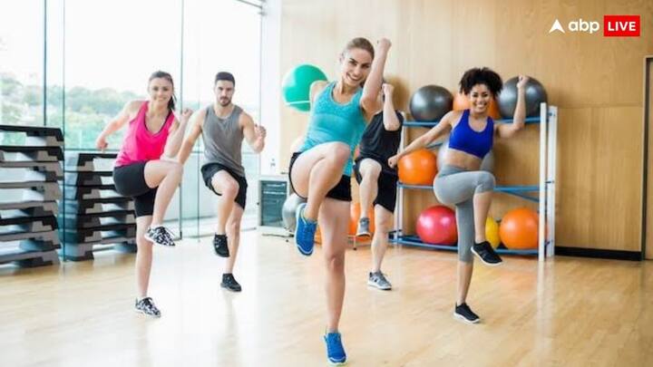 लगातार बिगड़ती लाइफस्टाइल को देखते हुए हर दूसरा व्यक्ति मोटापे का शिकार होने लगा है. ऐसे में कई ऐसे भी लोग हैं जिनके पास जिम जाने का वक्त नहीं है तो आप इस एक्सरसाइज को घर पर ही कर सकते हैं.जानें क्या