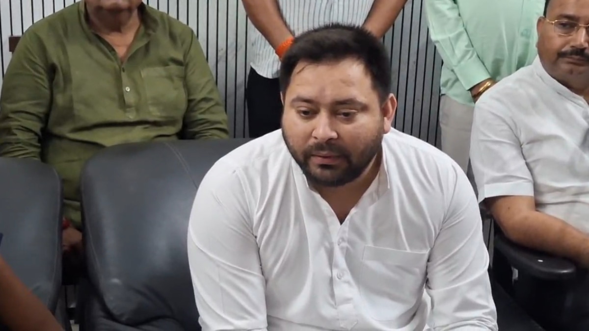रेप पीड़िता के परिजनों ने तेजस्वी यादव को बताई आपबीती, ‘मंत्री और MLA से मिल रही है धमकी’