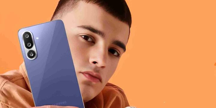 Samsung F56 5G में Exynos 1480 प्रोसेसर मिलता है जो Samsung का इन-हाउस चिपसेट है. वहीं CMF Phone 2 Pro में MediaTek Dimensity 7300 Pro चिपसेट मौजूद है, जो ऑक्टा-कोर आर्किटेक्चर पर आधारित है और पावरफुल परफॉर्मेंस देने में सक्षम है.