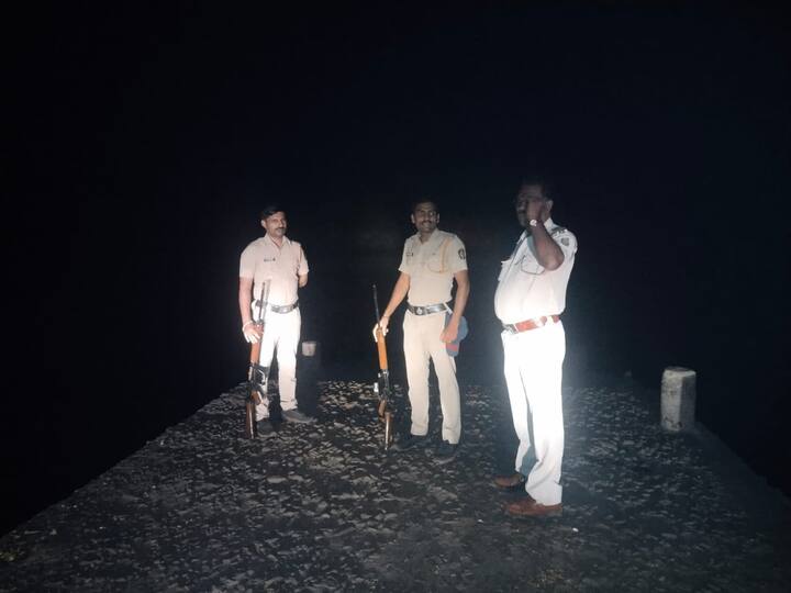 तर रेडी बंदर, विजयदुर्ग बंदर ,मालवण बंदर, देवगड बंदर, निवती बंदर, आचरा बंदर, वेंगुर्ला बंदर, या सर्वच ठिकाणी सागरी सुरक्षेच्या दृष्टिकोनातून बंदोबस्त ठेवण्यात आला होता.