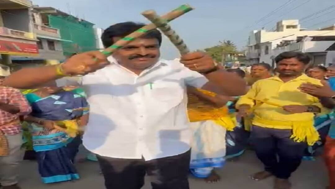 துல்லியமான ஸ்டெப்ஸ் போட்டு கோலாட்டம் ஆடிய மேயர்: அவரு எங்க வீட்டு பிள்ளைங்க என மக்கள் பெருமிதம்