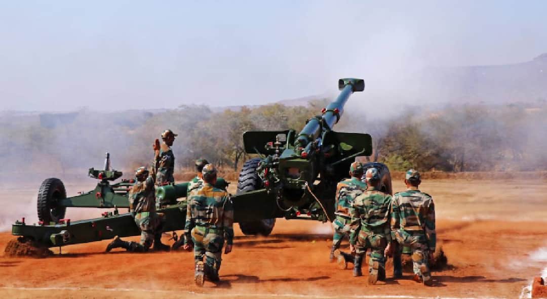 India vs Pakistan War : भारताने पाकिस्तानची पुन्हा जिरवली; पाकड्यांना रात्रभर भाजून काढलं, भारतीय लष्कराने दिली मोठी माहिती India vs Pakistan War operation sindoor indian army issued statement after pakistan drone attack in jammu kashmir rajasthan loc on bsf camps India vs Pakistan War : भारताने पाकिस्तानची पुन्हा जिरवली; पाकड्यांना रात्रभर भाजून काढलं, भारतीय लष्कराने दिली मोठी माहिती