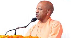 गोरखपुर में CM योगी का निर्देश- बरसात से पहले विकास परियोजनाएं पूरी हों, समय और गुणवत्ता पर जोर