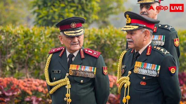 सोफिया कुरैशी इंडियन आर्मी की एक प्रतिष्ठित और बड़ी अधिकारी हैं. ऐसे में लोग यह जानना चाहते हैं कि इंडियन आर्मी में सबसे बड़ा अफसर और सबसे छोटा अफसर कौन होता है? चलिए जानते हैं इसके बारे में.