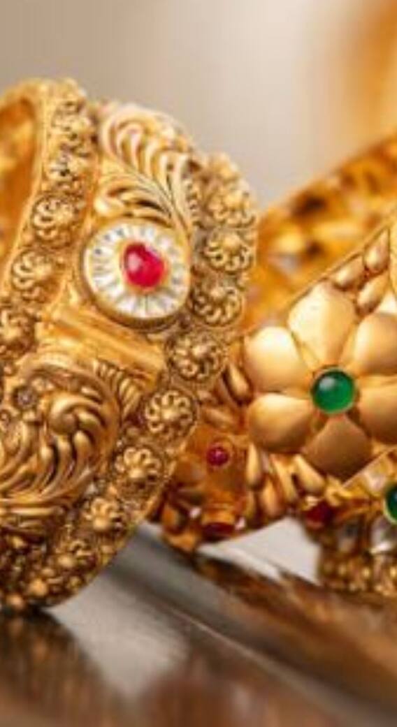 ਮੰਗਲਵਾਰ ਨੂੰ ਫਿਰ ਡਿੱਗੀਆਂ ਸੋਨੇ ਦੀਆਂ ਕੀਮਤਾਂ, ਚਾਂਦੀ 1 ਲੱਖ ਤੋਂ ਪਾਰ...