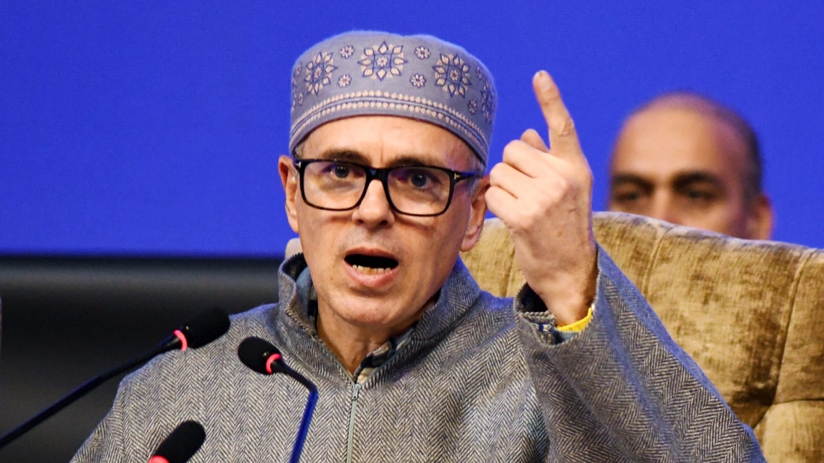 जम्मू-कश्मीर के सीएम उमर अब्दुल्ला का बड़ा बयान, ‘पाकिस्तान हथियार डाल दे, नहीं तो…’