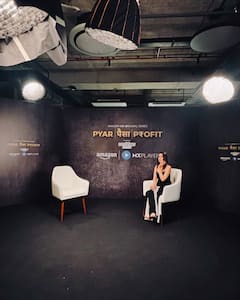 RJ Mahvash Serves Summer Glam In A Black Strappy Dress, See Pics