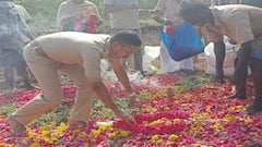 உரிமை கோராத 22 பேரின் உடல்கள்... போலீசாரே நல்லடக்கம் செய்தனர்