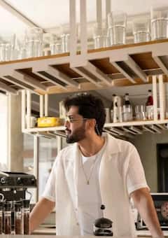 ये पाकिस्तानी एक्टर उठा रहा है चाय का लुत्फ, फोटोज देख भड़के लोग, किया ट्रोल