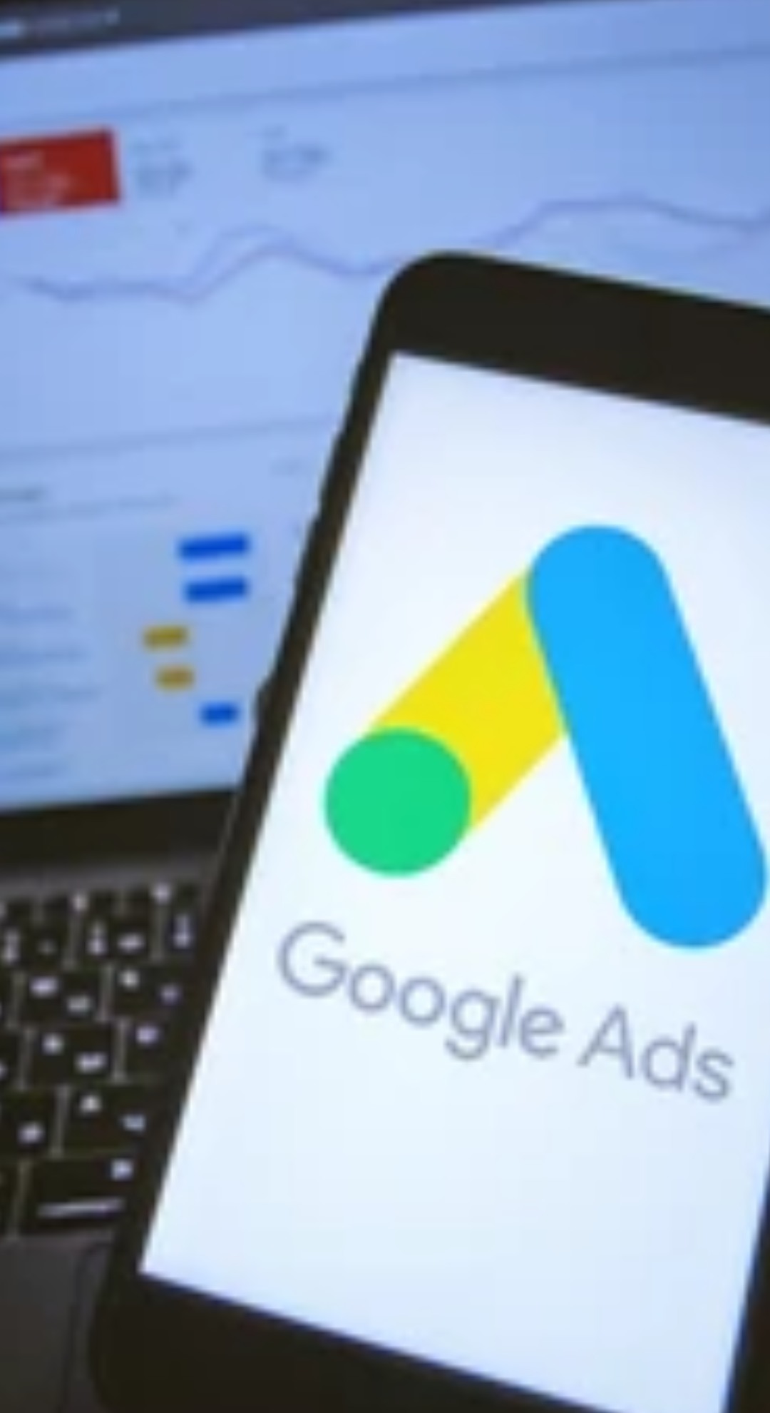 Youtube से कमाई का मुख्य तरीका Google ADsense के जरिए होता है, जो CPM (cost per mille-प्रति हजार व्यू ) और RPM पर निर्भर करता है.