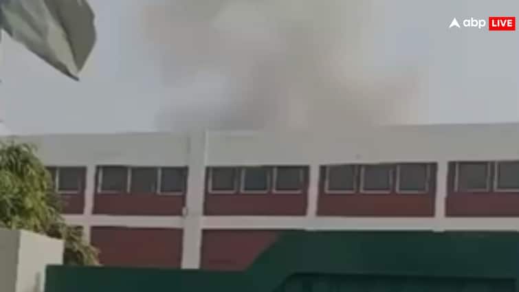 VIDEO: पाकिस्तान के लाहौर में जोरदार धमाका, धुआं-धुआं हुआ सुंदर इंडस्ट्रियल एरिया