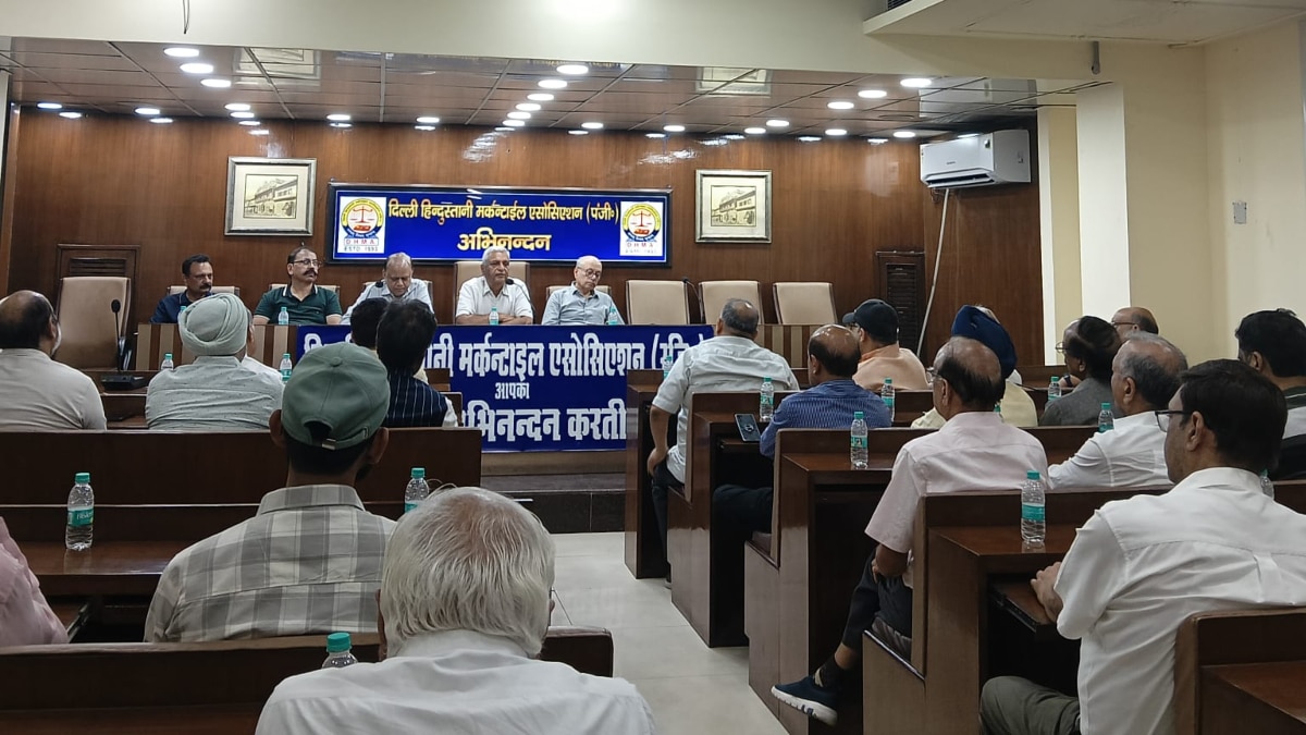 दिल्ली के चांदनी चौक के कपड़ा कारोबारियों का बड़ा फैसला, शाम 6 बजे के बाद नहीं करेंगे ये काम