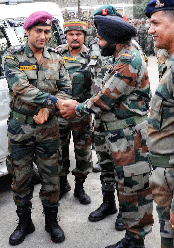 टेरिटोरियल आर्मी एक सहायक आर्मी संगठन है, जो भारतीय सेना को सहायता सेवांए देती है. इसे देश की सेकेंड लाइन डिफेंस कहा जाता है. यह रेगुलर आर्मी को सहायदा प्रदान करता है.
