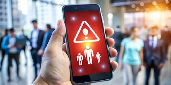 Cell Broadcast Alert System एक आधुनिक तकनीक है जो किसी विशेष इलाके के सभी मोबाइल फोन्स तक तत्काल और ज़रूरी सूचना पहुंचाने में सक्षम है, फिर चाहे मोबाइल यूज़र उस क्षेत्र का निवासी हो या बस कुछ समय के लिए वहां मौजूद हो.