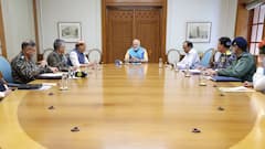 યુદ્ધવિરામ  બાદ PM મોદીએ ત્રણેય સેનાના વડાઓ સાથે કરી બેઠક, રાજનાથ સિંહ અને CDS પણ હાજરહાજર
