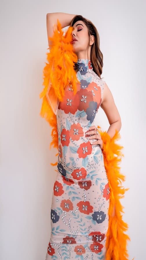 એક્ટ્રેસ કંગના શર્માએ બોડીકોન ડ્રેસમાં આપ્યા હોટ પોઝ