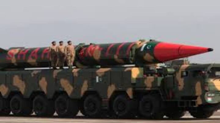 ১৯৮৮ সালে ভারত দ্বিতীয় বার পরমাণু অস্ত্র পরীক্ষা করলে, বালুচিস্তানের ছগই পার্বত্য় অঞ্চলে তারা পরমাণু অস্ত্র পরীক্ষা করে। পৃথিবীর সপ্তম পরমাণু শক্তিধর রাষ্ট্র হয়ে ওঠে পাকিস্তান। পরমাণু অস্ত্র প্রয়োগ নিয়ে সুনির্দিষ্ট নীতি নেই পাকিস্তানের। তবে ২০০১ সালে দেশের অবসরপ্রাপ্ত লেফটেন্যান্ট জেনারেল খালিদ আহমেদ কিদওয়াই চারটি শর্তের কথা জানা।