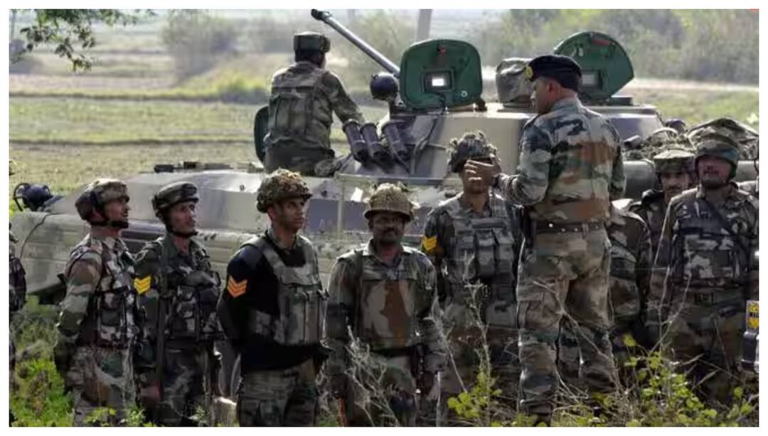 India Pakistan Attack News: బుద్ధి మార్చుకోని పాకిస్థాన్- భారత్పై నెపం నెట్టేందుకు విఫలయత్నం India Pakistan Attack News Pakistan Claims that India Launched Missile Attacks On Three Key Air Bases India Pakistan Attack News: బుద్ధి మార్చుకోని పాకిస్థాన్- భారత్పై నెపం నెట్టేందుకు విఫలయత్నం