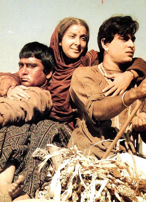 Nargis played the mother of Sunil Dutt and Rajendra Kumar in the film Mother India. At that time Nargis was 28 years old. Sunil Dutt and Rajendra Kumar were also 28 years old.
