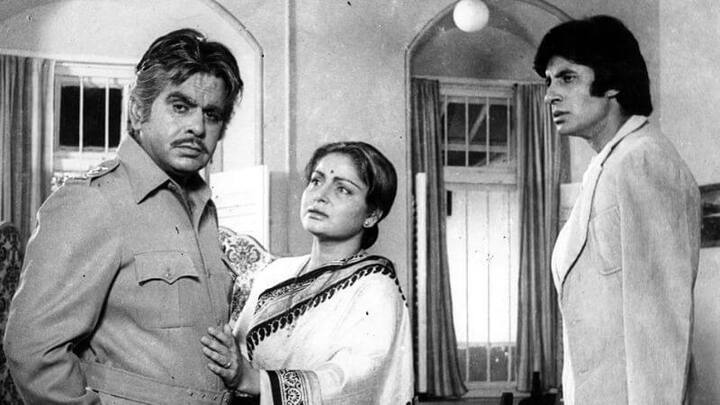 Rakhi Gulzar played the role of Amitabh Bachchan's mother in Shakti. Rakhi was 35 then and Big B was 40.