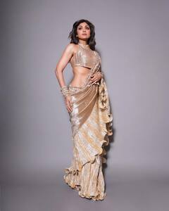 50 प्लस होकर भी दिखेंगी हसीन, अगर इन हसीनाओं की तरह चुनेंगी आउटफिट