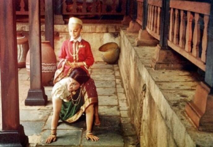 Thayi Saheba (1997, Kannada) Director: Girish Kasaravalli Caption: A poignant tale of a woman's transformation into a maternal figure during India's pre-independence era.