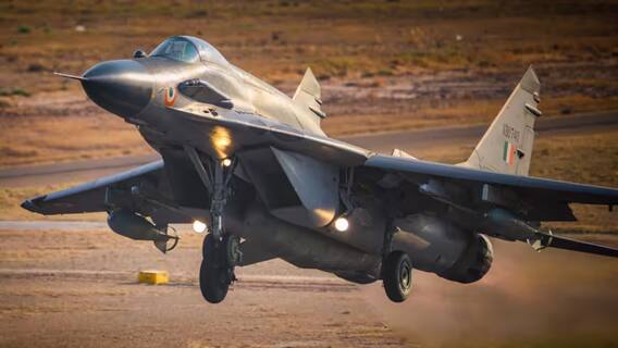 India Pakistan War: भारताच्या क्षेपणास्त्रांनी पाकिस्तानचे 4 हवाई तळ उद्ध्वस्त केले, फायटर जेटसची धावपट्टी बेचिराख