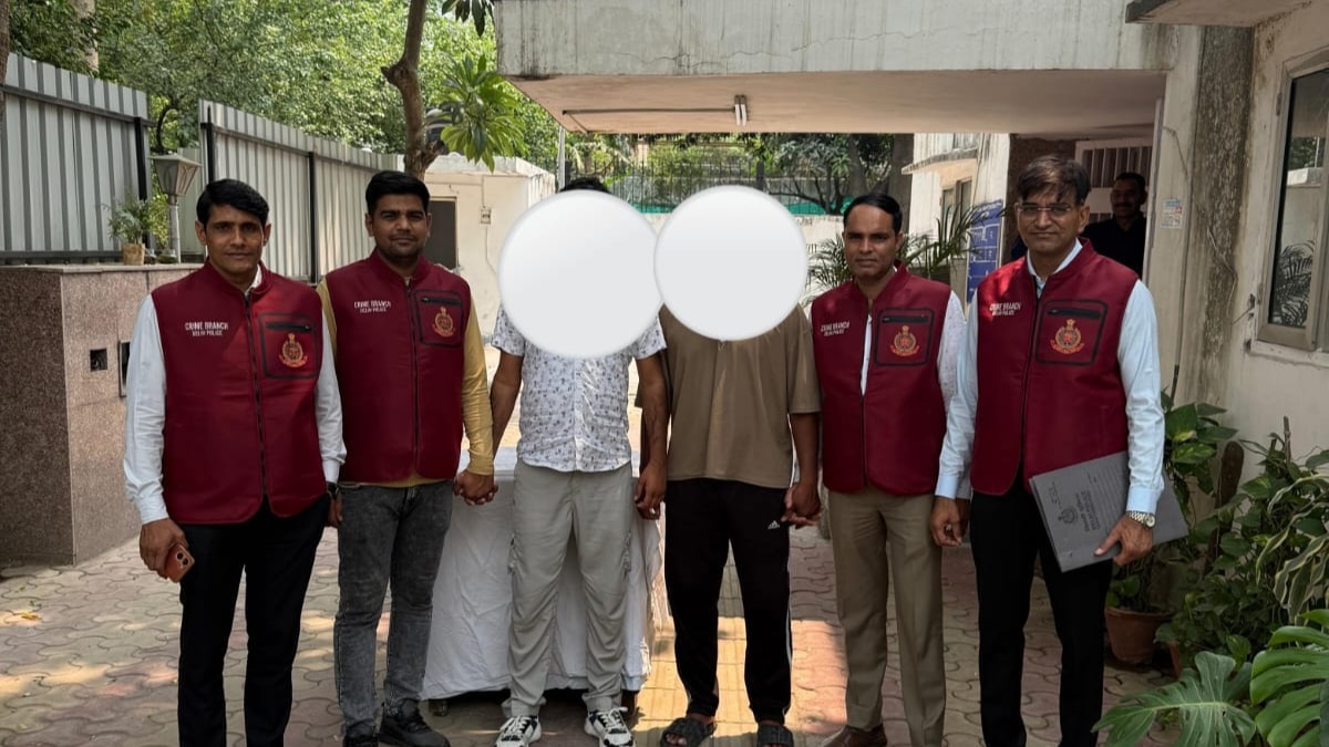 Delhi: दिल्ली पुलिस ने दो कुख्यात बदमाश को किया गिरफ्तार, दोनों पर पहले से दर्ज हैं कई मामले