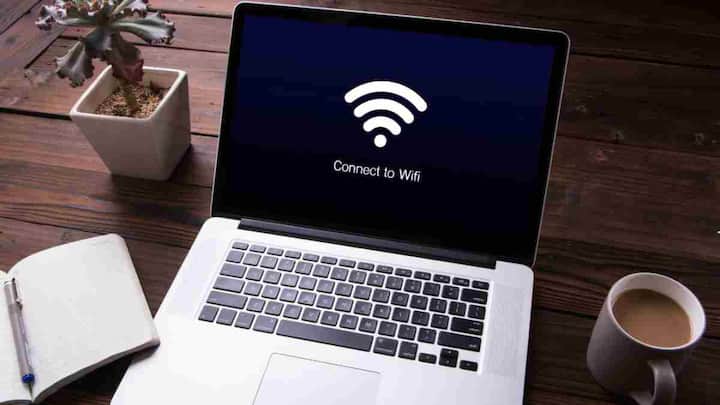 आज के डिजिटल युग में, तेज़ और स्थिर WiFi कनेक्शन की आवश्यकता बढ़ गई है. चाहे ऑनलाइन क्लास हो, वर्क फ्रॉम होम का काम हो, या फिर वीडियो स्ट्रीमिंग तेज़ स्पीड से ही सब कुछ बेहतर तरीके से हो पाता है.