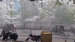 विजेच्या कडकडाटासह लातूरमध्ये अवकाळी पावसाची तुफान बँटिंग, रस्त्यावर पाणीच पाणी..Photos